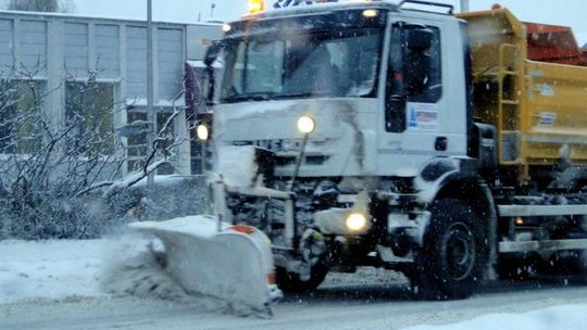 Śnieżyca nad Radomiem. Trudne warunki na drogach! (AKTUALIZACJA)