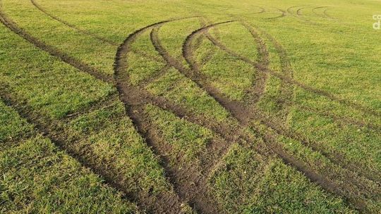 Solec nad Wisłą. Driftował po boisku