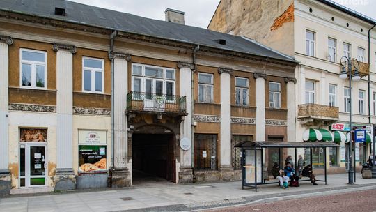 Spacerkiem po mieście: Kamienica Żeromskiego 5