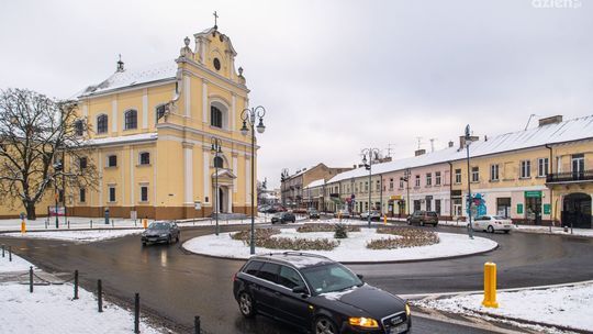 Spacerkiem po mieście: Plac Kazimierza Wielkiego Spacerkiem po mieście: Plac Kazimierza Wielkiego