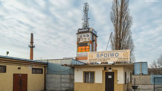 Spacerkiem po mieście: Spółdzielnia Pracy Chemiczno-Wytwórcza "Spoiwo”