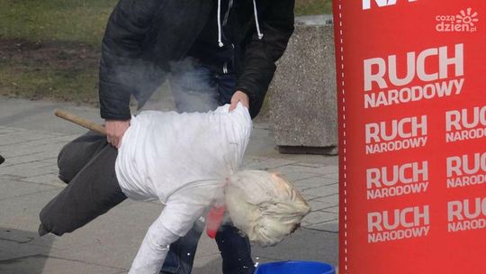 Spalili Marzannę-komunistkę