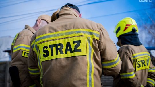 Spłonął dom. Jedna osoba trafiła do szpitala Spłonął dom. Jedna osoba trafiła do szpitala