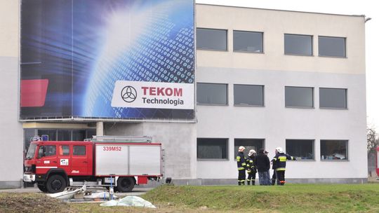 Spłonęła część dachu na budynku zakładu