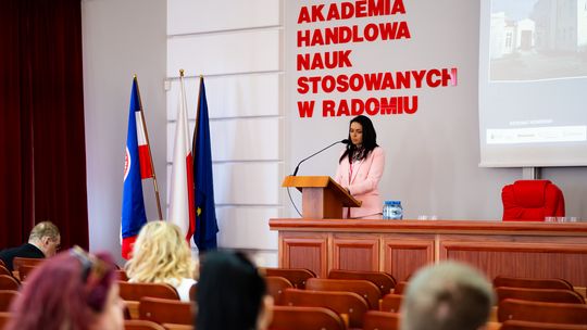 Społeczeństwo przyszłości - Konferencja na AHNS