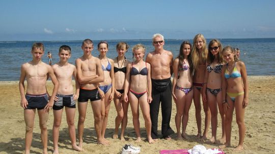 Sportowcy ze Starówki pozdrawiają z Pucka