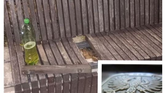 Spożywał alkohol i zniszczył ławkę