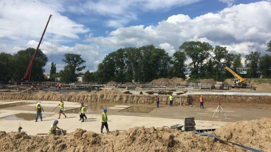 Sprawdzili postępy przy budowie hali