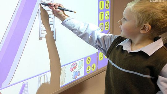 Starachowice. Nowoczesne pomoce dydaktyczne trafią dla szkół