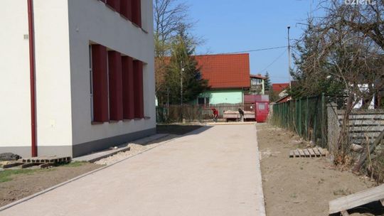 Starachowice. Powstają bieżnia sportowa i otwarta strefa aktywności 