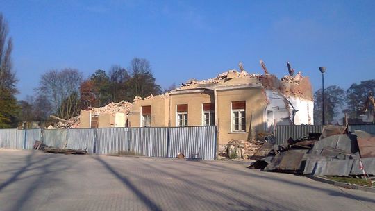 Stary dworek na Wacynie rozebrany!