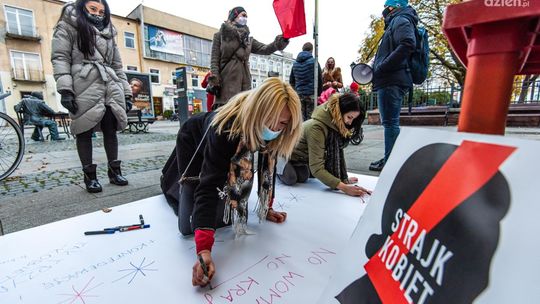 Strajk kobiet w Radomiu organizuje sondaż 