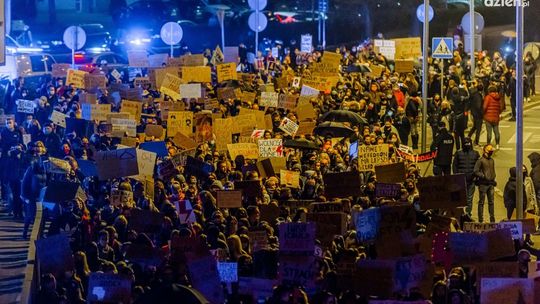 Strajk kobiet w Radomiu organizuje wielki społeczny sondaż 
