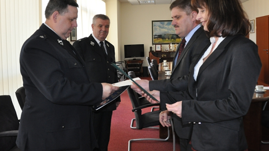 Strażak uratował dwóch mężczyzn