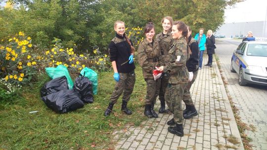 Strażnicy miejscy i uczniowie posprzątali Radom
