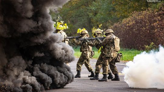 Strzeleckie ćwiczenia na terenie gminy Szydłowiec. Będą też szkolenia dla mieszkańców