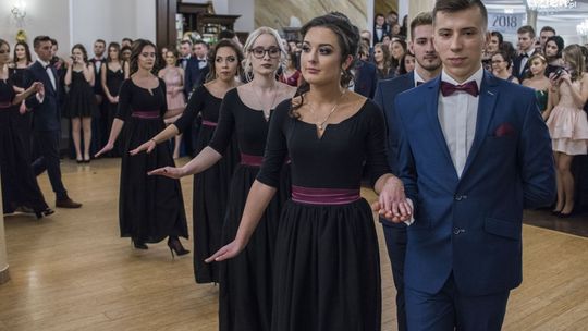 Studniówki 2018. Zobacz, jak tańczyli poloneza w "Koperniku"