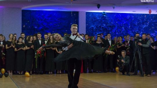 Studniówki 2018: zobacz poloneza w "Chałubińskim"