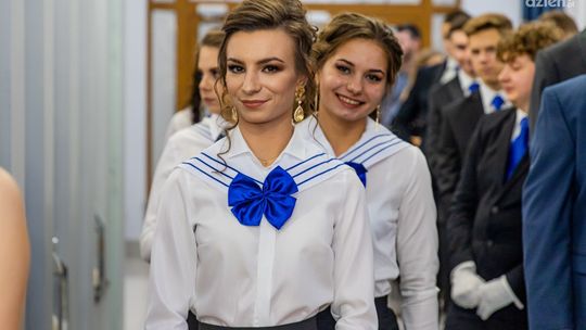 Studniówki 2022:  II LO im. Marii Konopnickiej w Radomiu