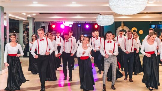 Studniówki 2022: III Liceum Ogólnokształcące im. płk. Dionizego Czachowskiego