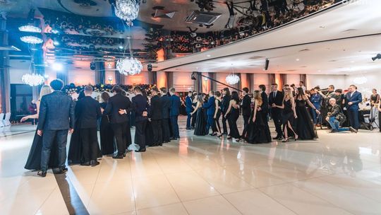 Studniówki 2023: "Kochanowski" [wideo]