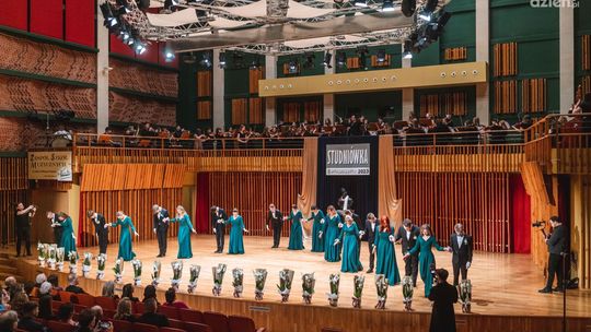 Studniówki 2023. Zespół Szkół Muzycznych im. Oskara Kolberga w Radomiu [WIDEO]
