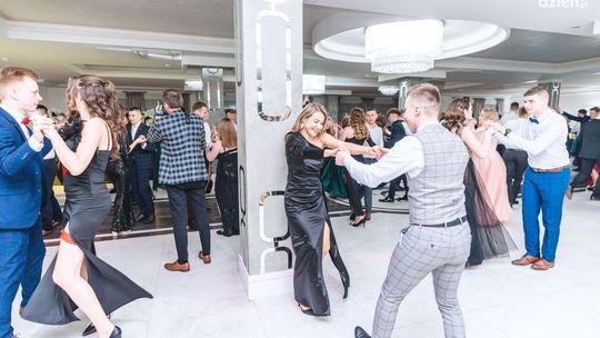 Studniówki 2023: Zespół Szkół Rolniczo - Technicznych w Zwoleniu Studniówki 2023: Zespół Szkół Rolniczo - Technicznych w Zwoleniu