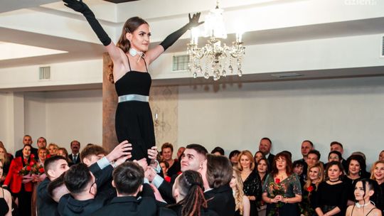 Studniówki 2024. Bal maturalny ZST im. Tadeusza Kościuszki w Radomiu [WIDEO]