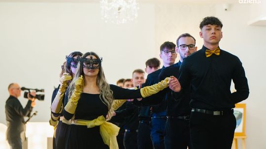 Studniówki 2024: Zespół Szkół Budowlanych im. Kazimierza Wielkiego w Radomiu [WIDEO]