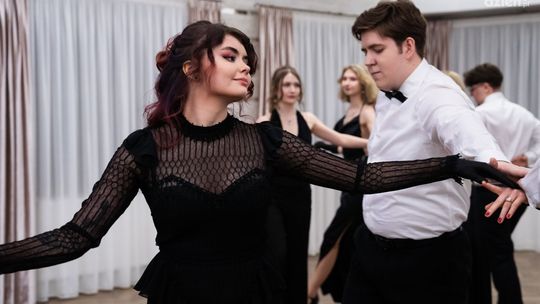 Studniówki 2024: Zespół Szkół Plastycznych im. Józefa Brandta w Radomiu [WIDEO]