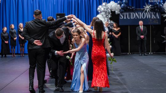 Studniówki 2024. Zespół Szkół w Pionkach