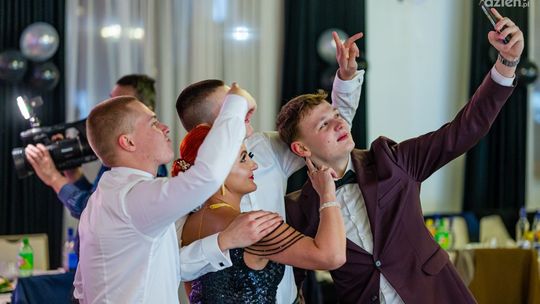 Studniówki 2024. ZS KOP w Szydłowcu [WIDEO]