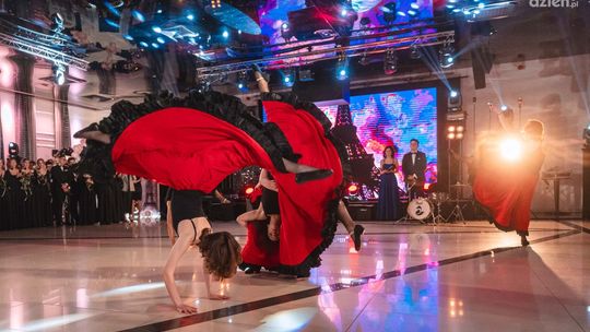 Studniówki 2025: IV LO im. dr. Tytusa Chałubińskiego [FOTO/WIDEO]