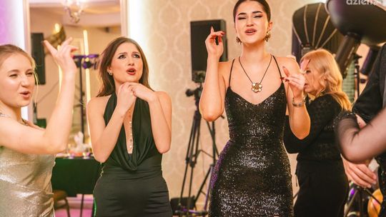 Studniówki 2025. Katolickie Liceum Ogólnokształcące [FOTO/WIDEO]