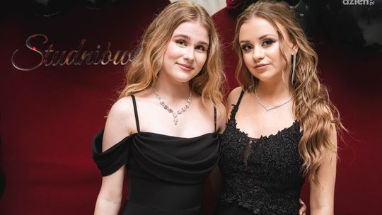 Studniówki 2025. Liceum Ogólnokształcące im. Jana Kochanowskiego w Zwoleniu [FOTO/WIDEO]