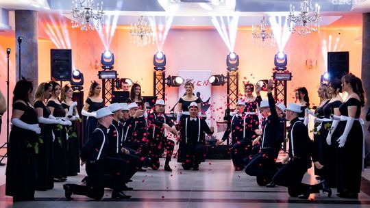 Studniówki 2025: Szkoły im. 72 Pułku Piechoty w Radomiu ZDZ [FOTO/WIDEO]