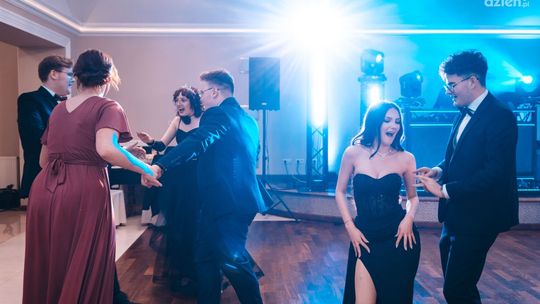 Studniówki 2025. Technikum TEB Edukacja w Radomiu [FOTO/WIDEO]