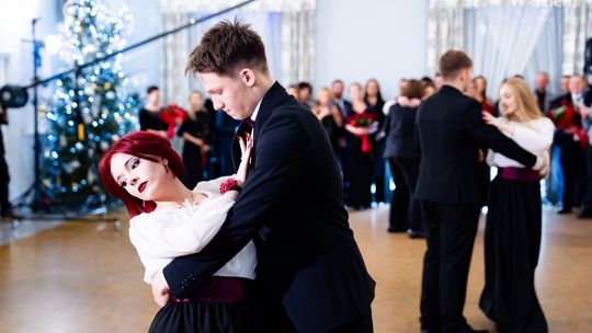 Studniówki 2025: VII Liceum Ogólnokształcące im. Krzysztofa Kamila Baczyńskiego w Radomiu [FOTO/WIDEO]