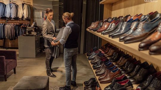 Stylowe i uniwersalne - spodnie męskie w kratę