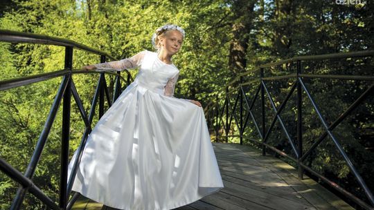 Sukienki komunijne dla grup online – nowy trend w dobie post-pandemicznej