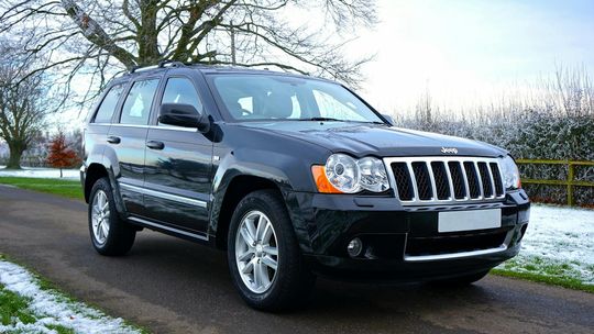 SUV, kombi czy van – który samochód najlepiej sprawdza się w rodzinnych podróżach?