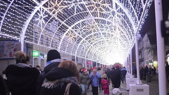 Świąteczne iluminacje rozbłysną w Radomiu. Parada światła, koncert i liczne atrakcje już 6 grudnia Świąteczne iluminacje rozbłysną w Radomiu. Parada światła, koncert i liczne atrakcje już 6 grudnia