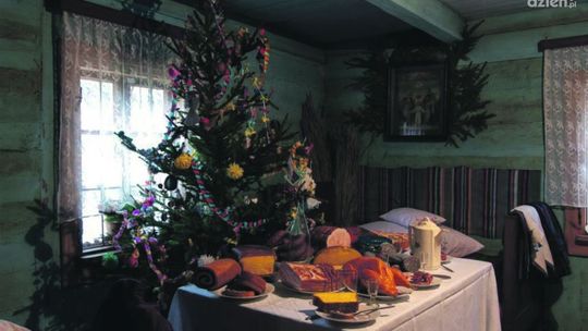 Świąteczne ozdoby i wręczanie prezentów. Skąd wzięły się te zwyczaje?