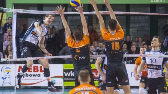Świetne widowisko i triumf Czarnych nad Jastrzębskim! Świetne widowisko i triumf Czarnych nad Jastrzębskim!