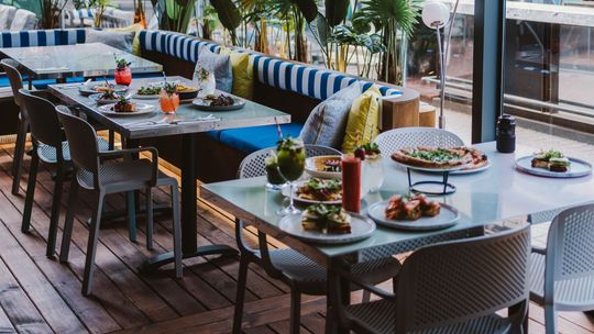 Świeże ostrygi, foie gras, zimowe trufle i amerykańskie steki w Kraft Bistro!
