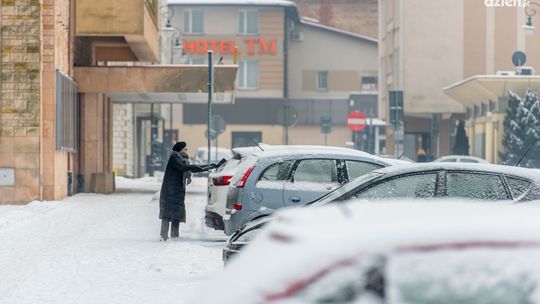 Sypnie śniegiem. IMGW ostrzega