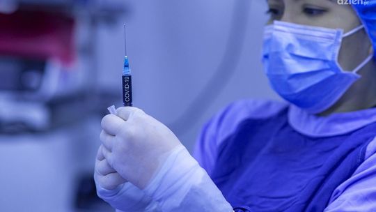 Szczepienia dla medyków. Ruszają zapisy