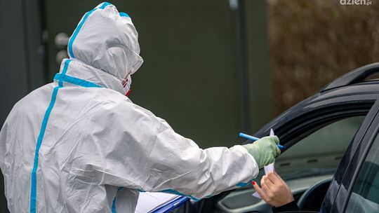 Szczepienia lepsze dla nauczycieli niż testy