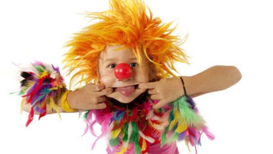 Szepcze szczygieł w szczelinie