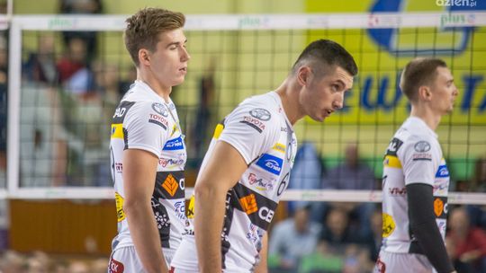 Sześć i basta. Przerwana seria Czarnych